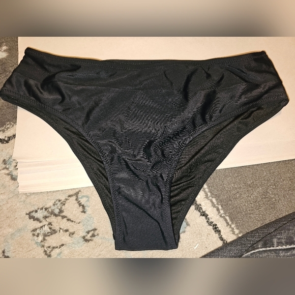 Beach Sissi 2pc Black Bikini Set SZ M - Picture 3 of 5